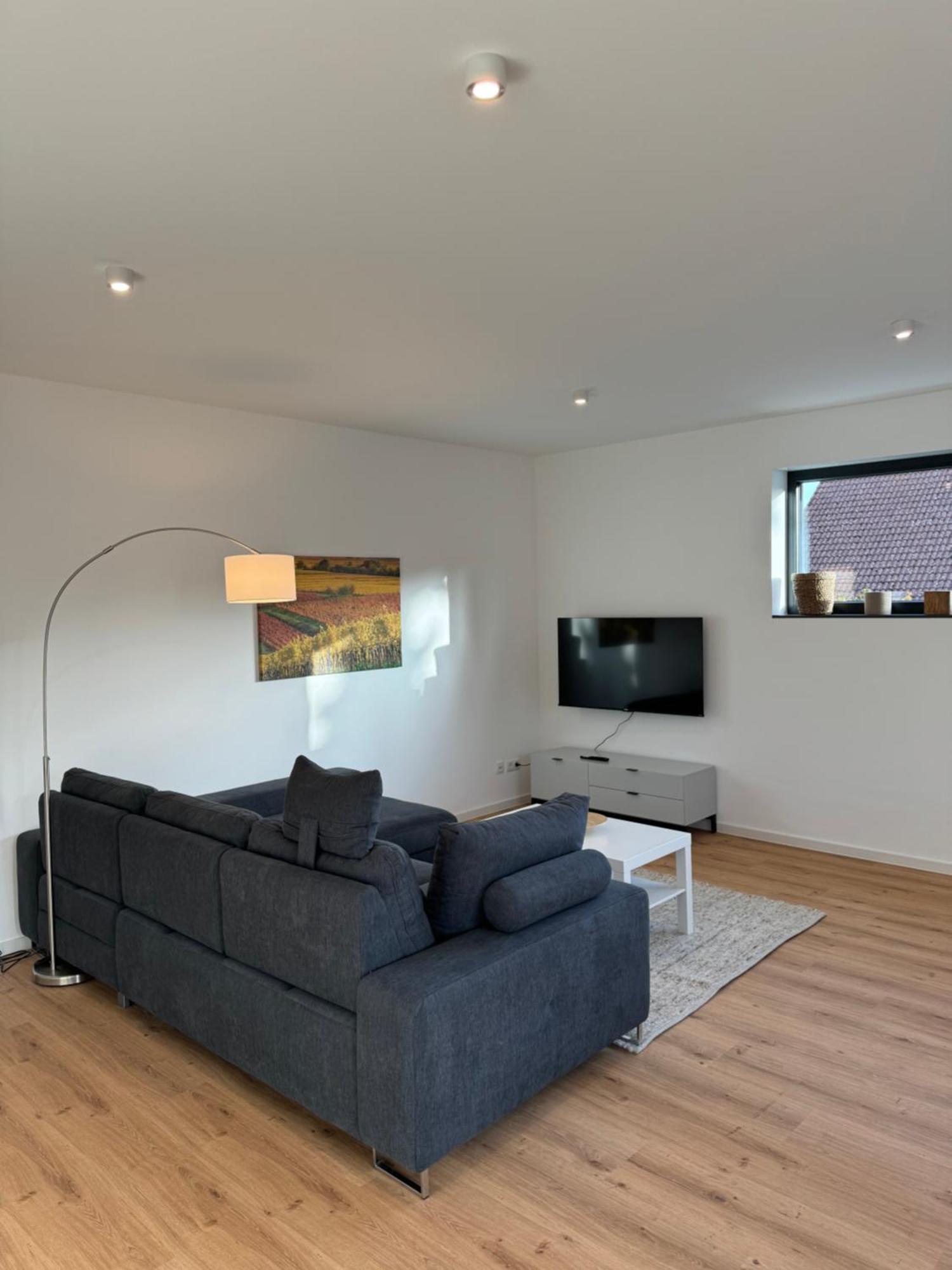 Moderne Ferienwohnung Mit Terrasse, Grill & Privatparkplatz Venningen Exterior photo